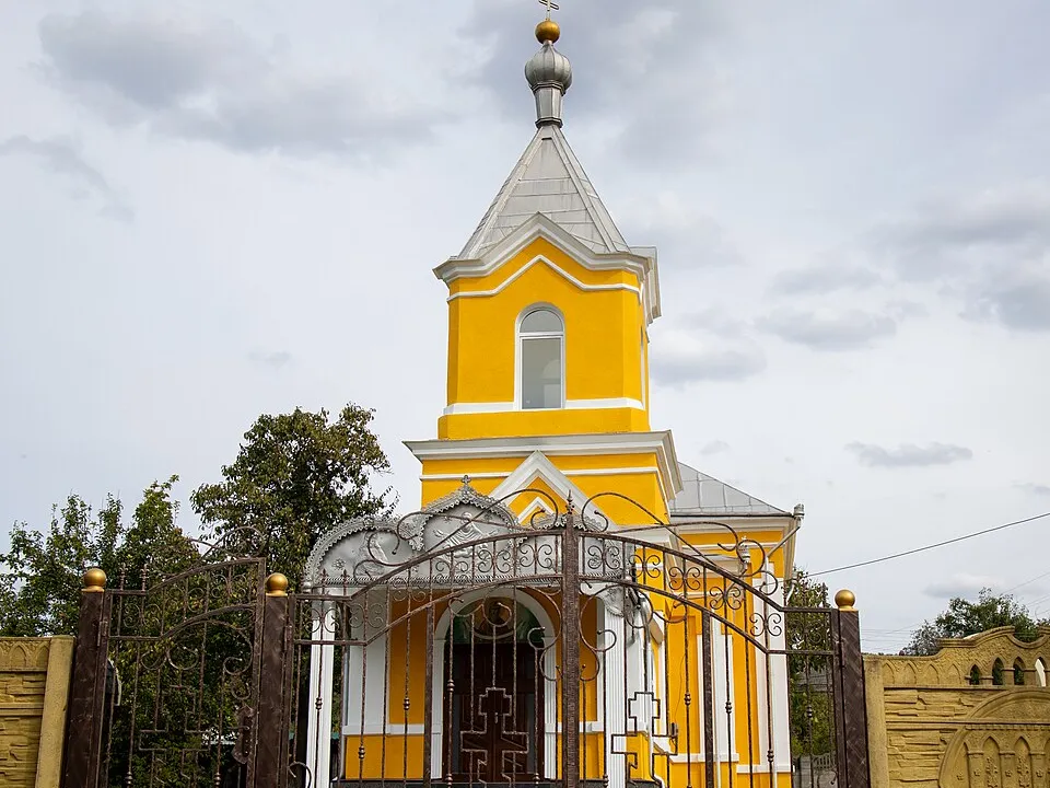 Церковь в селе Болцун