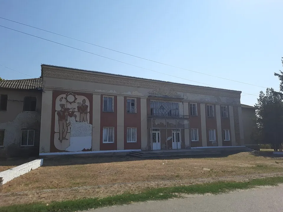 Дом культуры в селе Яблона