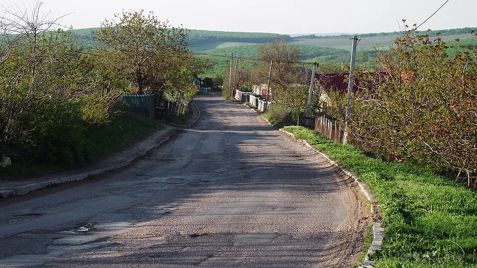 Дорога в селе Порумбрей